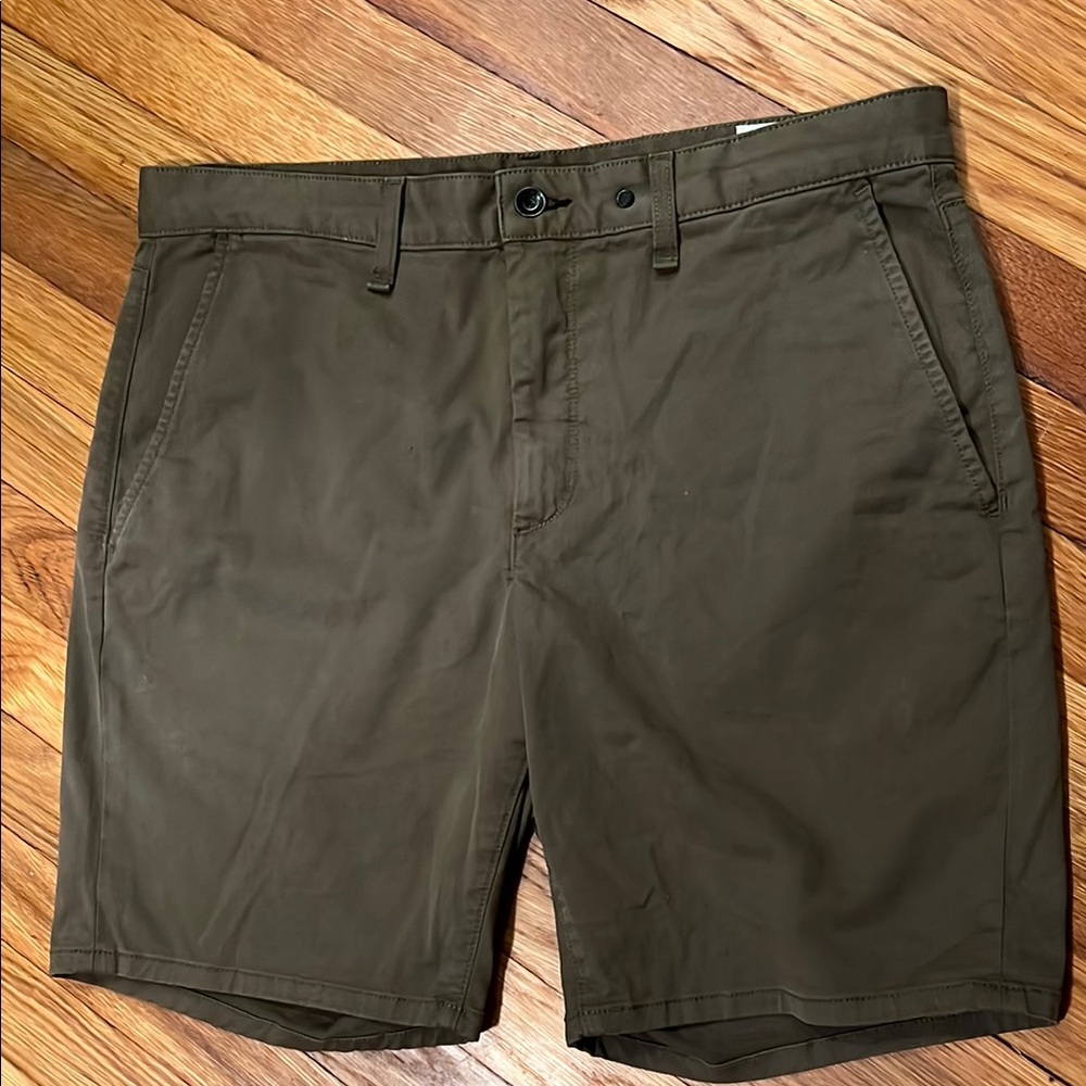 Rag & Bone Men’s Olive Chino Shorts – Size 34